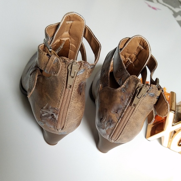 Floral Tan Ankle Booties Size 10 π - Picture 9 of 11